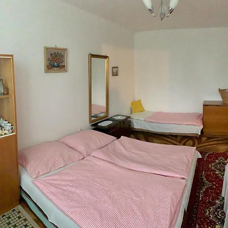 Cely Byt Zelnava Apartamento Exterior foto