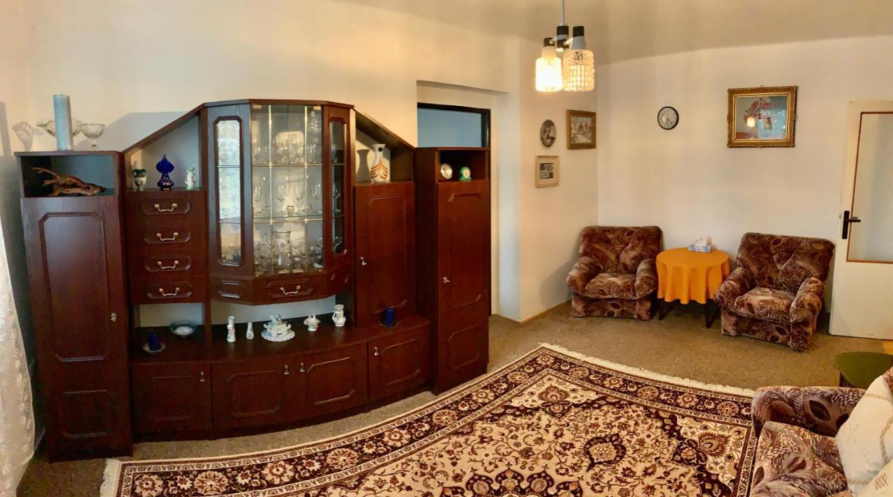 Cely Byt Zelnava Apartamento Exterior foto