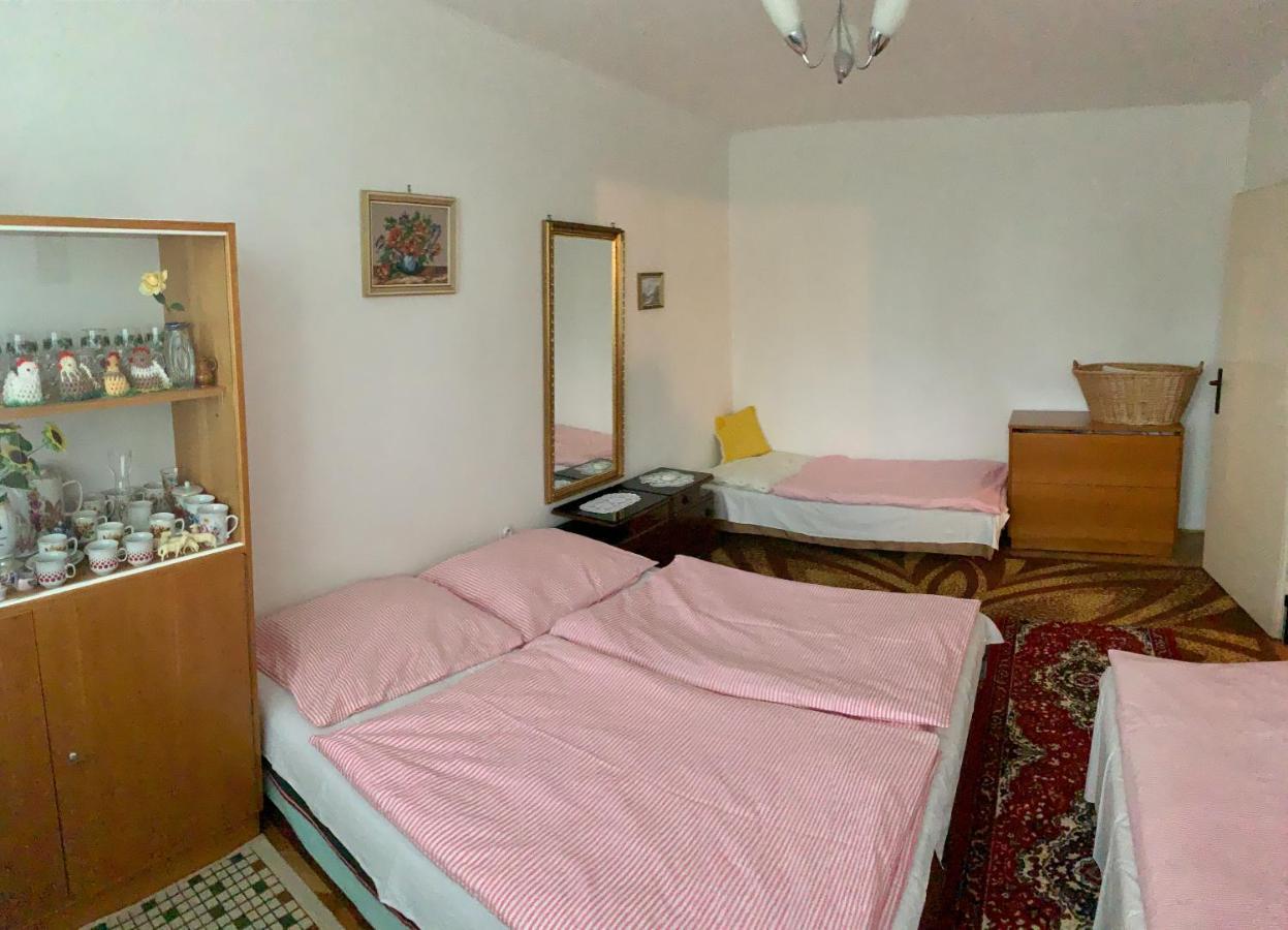 Cely Byt Zelnava Apartamento Exterior foto
